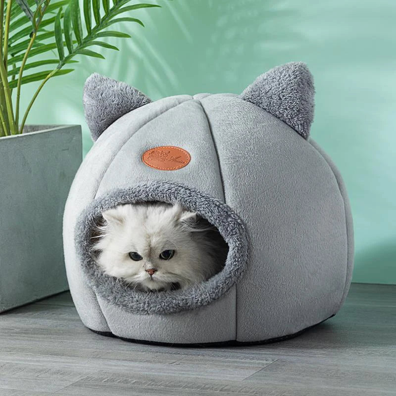 Cozy Winter Cat Bed WAGGING TAIL